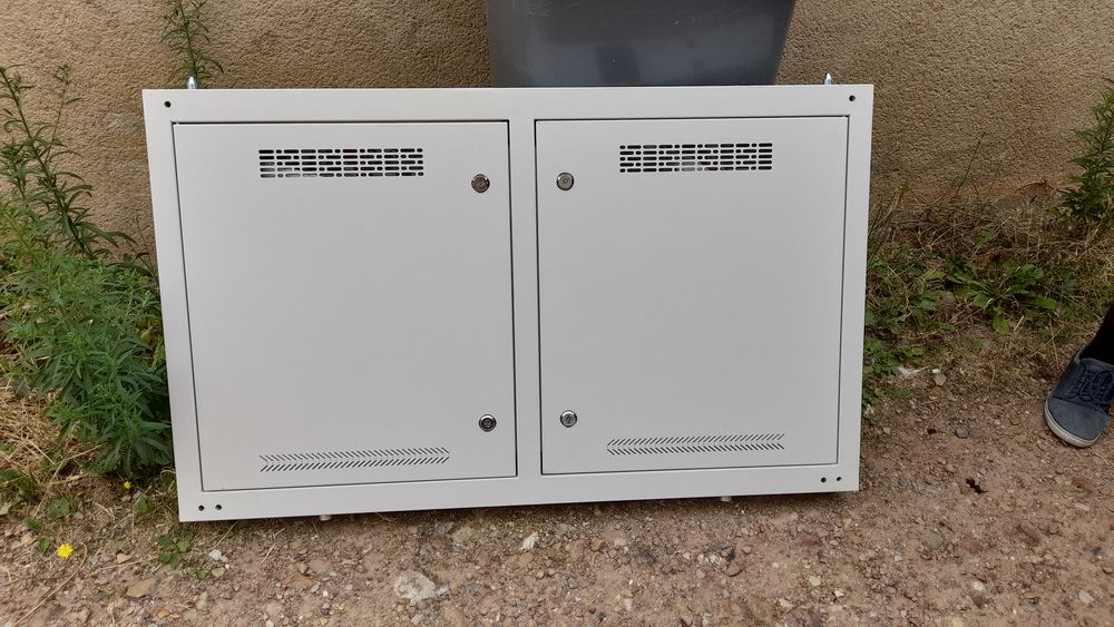 ARMOIRE  A LED D'OFFICINE FUTURA M�DIA 600 Charlieu (42)