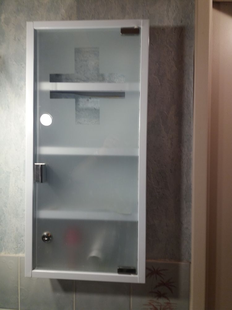 Armoire � pharmacie TBEtat. 0 Chinon (37)