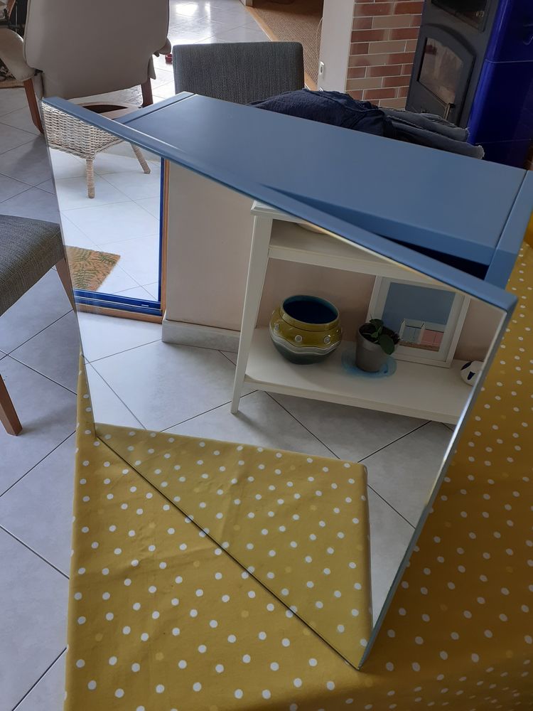 Armoire �  pharmacie  
15 Santec (29)