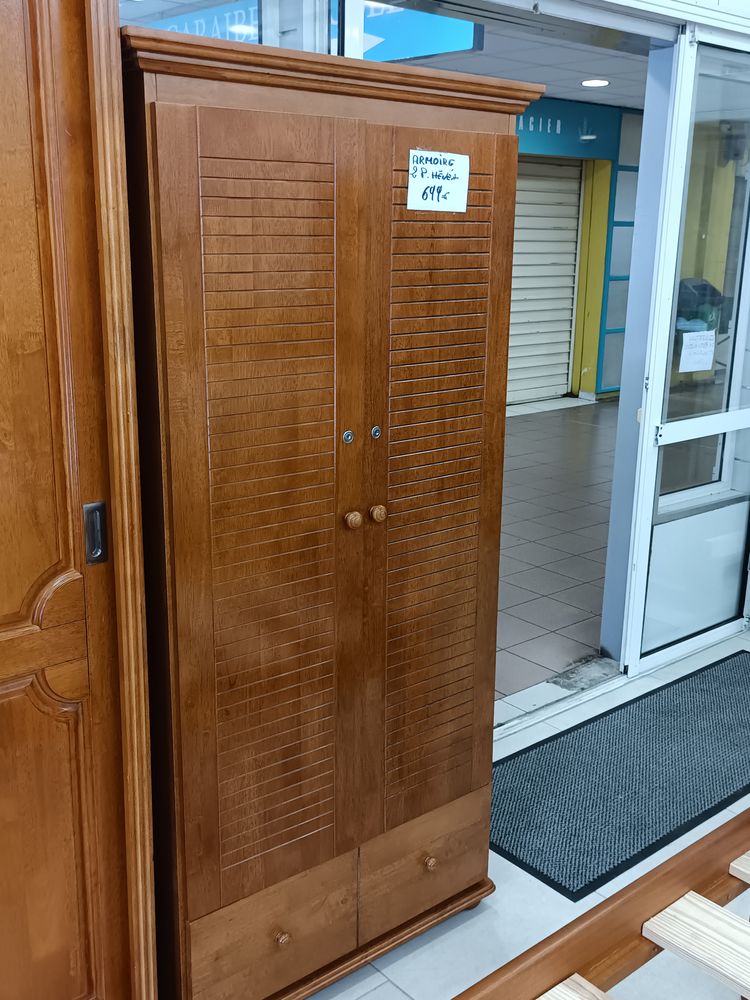 Armoire 2 portes en h�v�a 699 La Trinit� (97)
