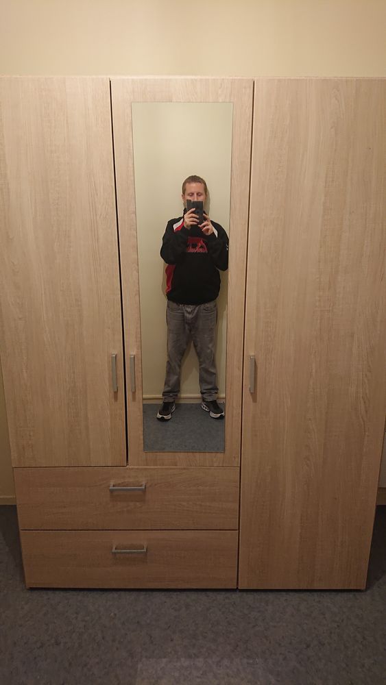 Armoire 3 portes 2 tiroirs 189euro au lieu de 290euro (But) 189 Perpignan (66)