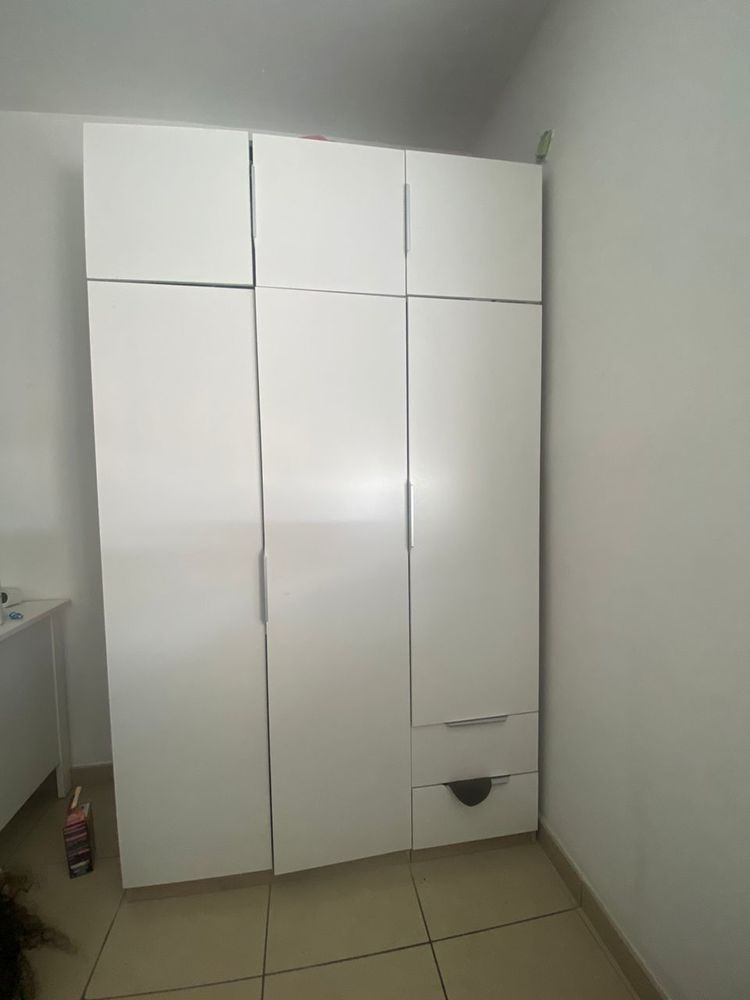 Armoire 6 portes / 2 tiroirs - bon �tat ! Bois, blanc mat 120 Toulouse (31)