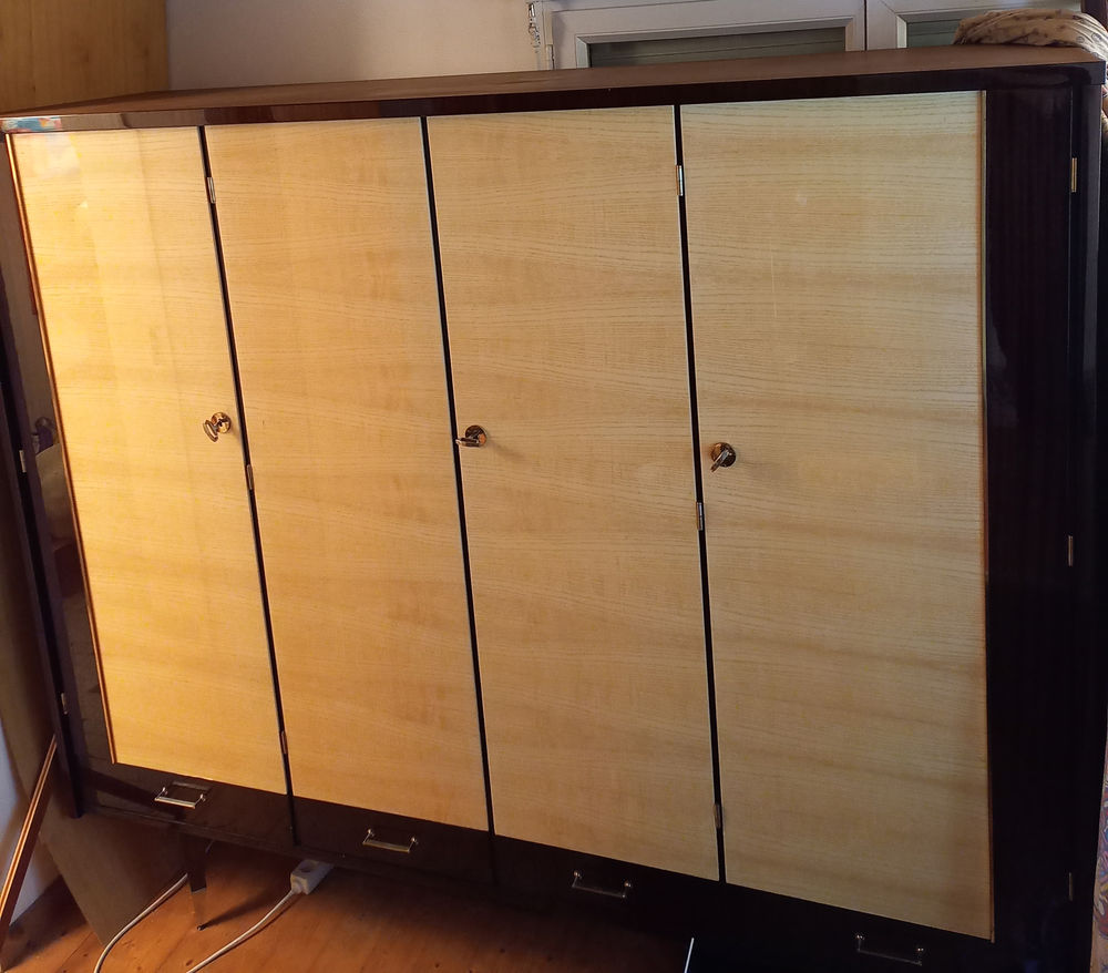 Armoire 4 portes type palissandre bois blanc laqu� 110 Mont-Saint-Martin (54)