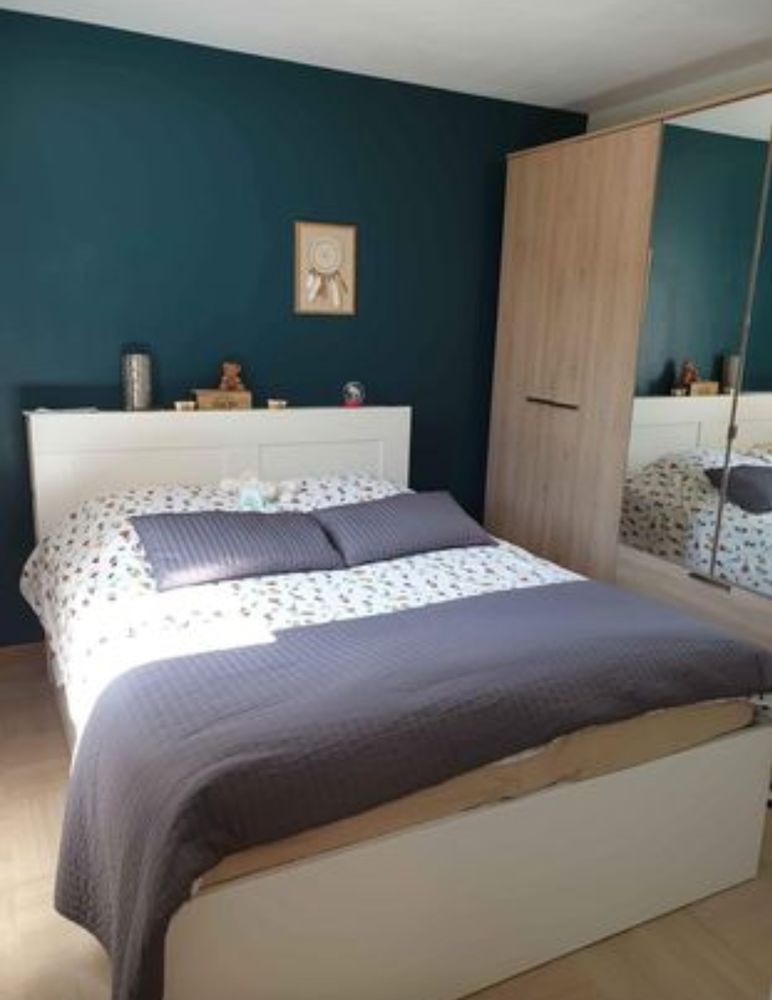 ARMOIRE 4 portes a vendre 180 Hy�res (83)