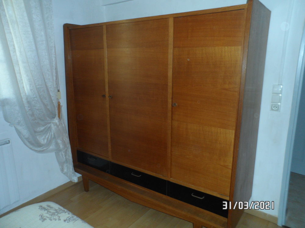 Achetez armoire 3 portes occasion, annonce vente à Fréjus (83) WB167214807