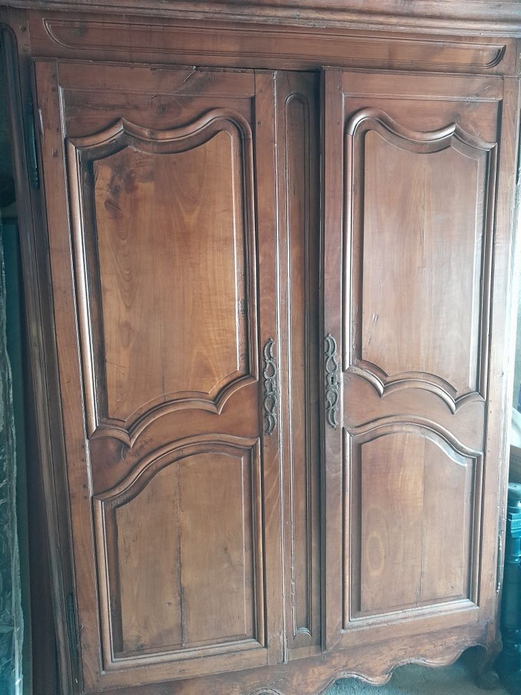armoire proven�ale 250 N�mes (30)