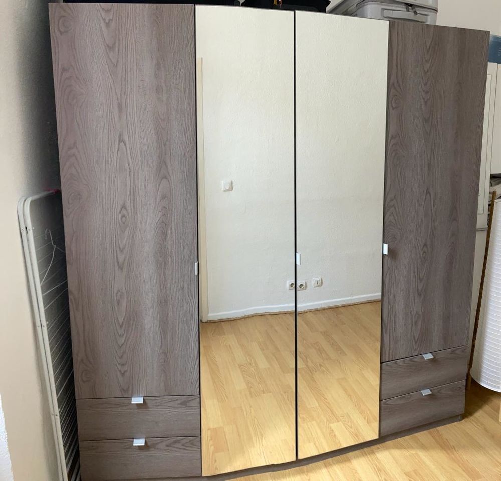 Armoire quasi neuf, tr�s bon �tat 290 Marseille 1 (13)