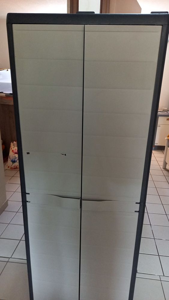 armoire en r�sine 60 Le Lamentin (97)