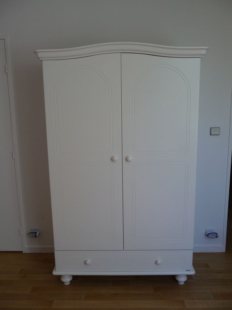 Armoire SAUTHON avec tiroir de rangement laque acrylique bla 550 Celles-sur-Belle (79)
