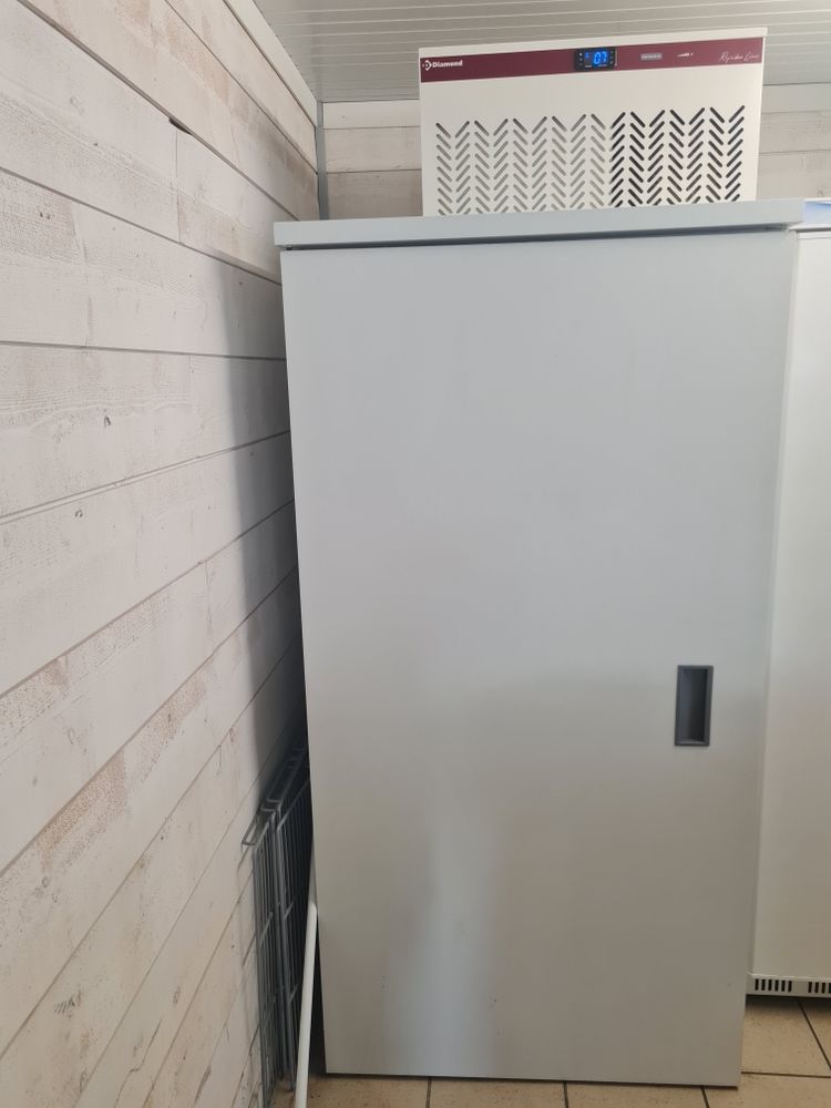 Armoire de stockage + unit� frigorifique 2000 Mareuil-sur-Lay-Dissais (85)