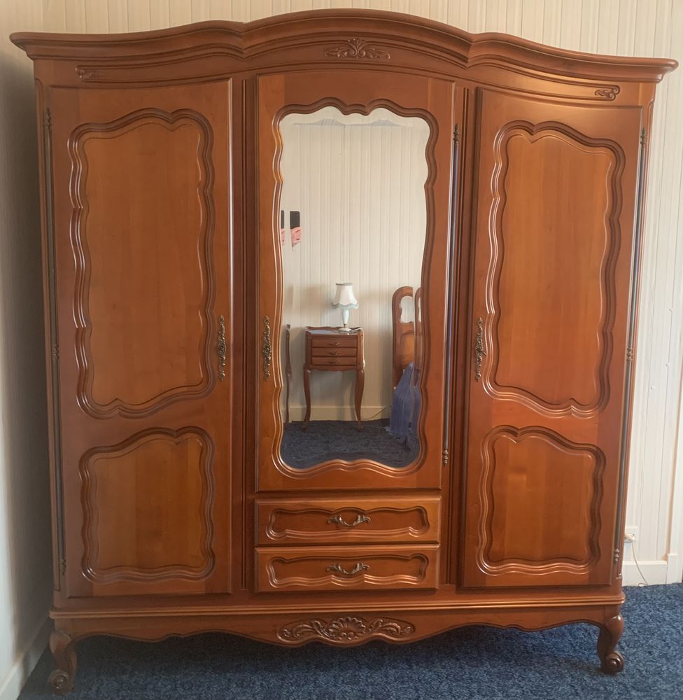 Armoire style Louis XV en merisier 150 Contrex�ville (88)