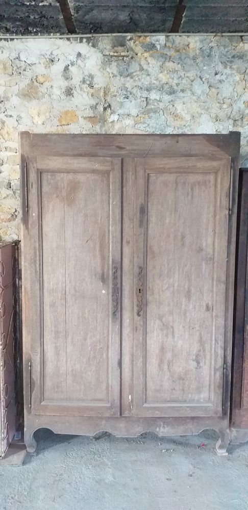 armoire très ancienne en chêne 100 Grez-en-Bouère (53)