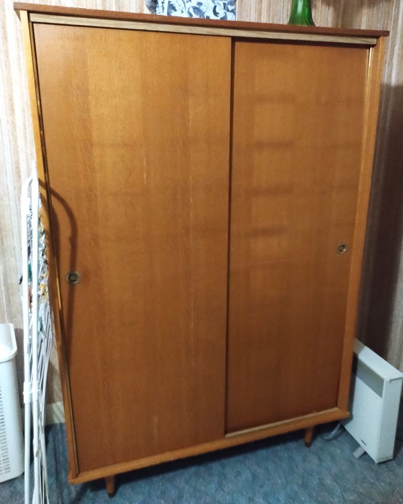 Armoire vintage ann�es 1970 160 Magny-le-Hongre (77)