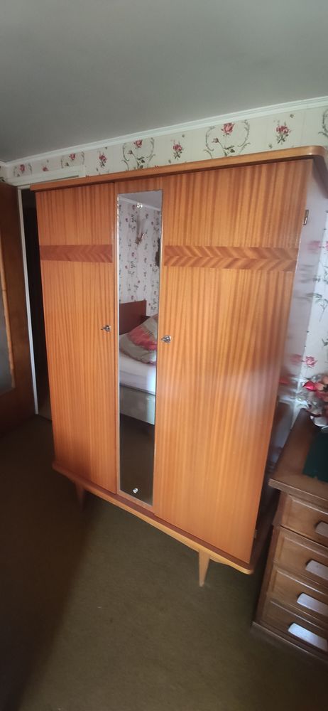 armoire vintage 2 portes et miroir central 50 Wassy (52)