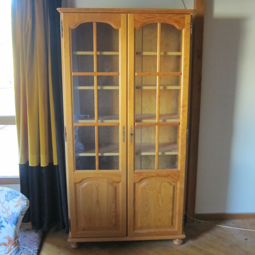 armoire vitrine en pin comme neuve 200 Saint-Jean-de-V�das (34)