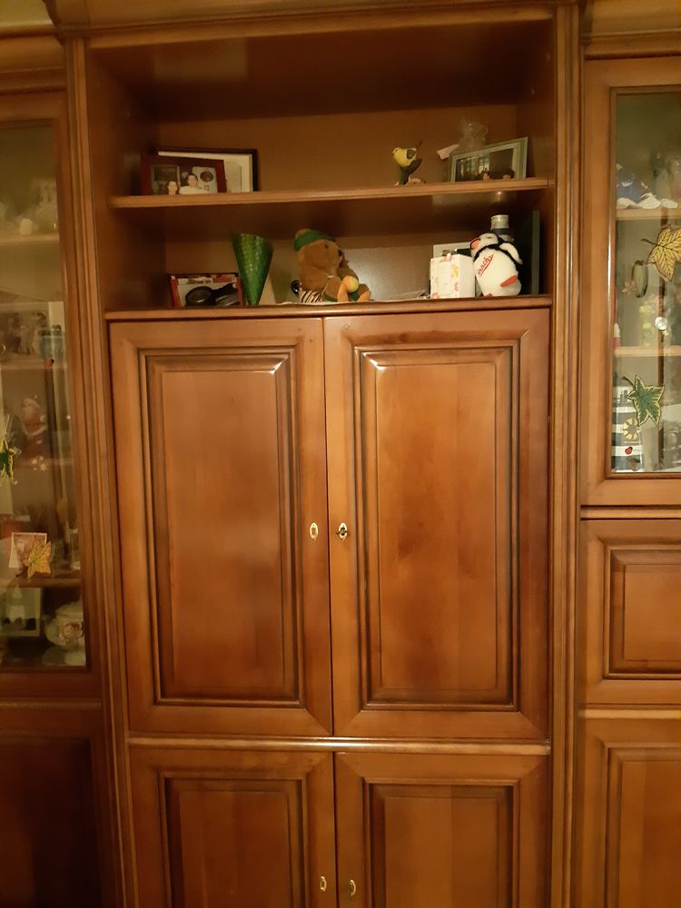 Armoire TV/vitrine en merisier. 
0 Livron-sur-Dr�me (26)
