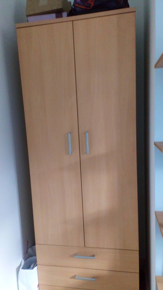 ARMOIRE 12 Saint-Germain-Laval (42)