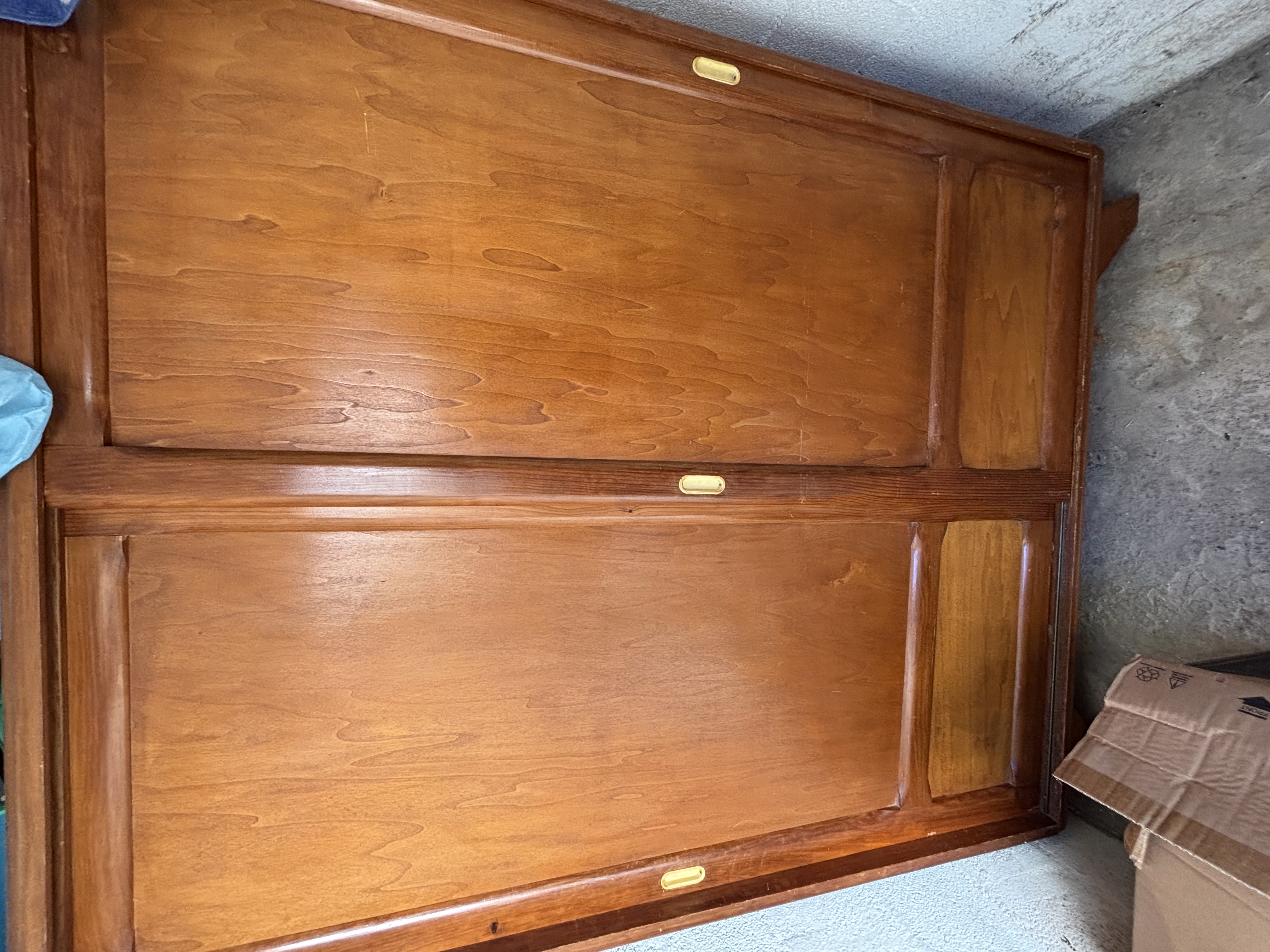 Armoire 40 Saint-Rapha�l (83)