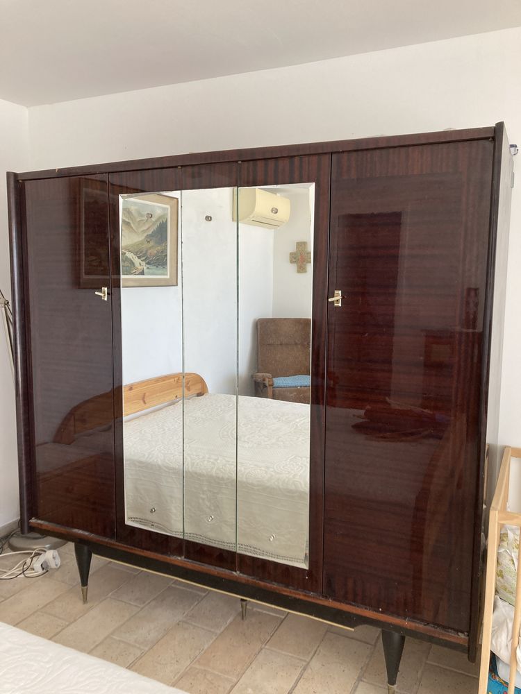 Armoire. 50 Carqueiranne (83)