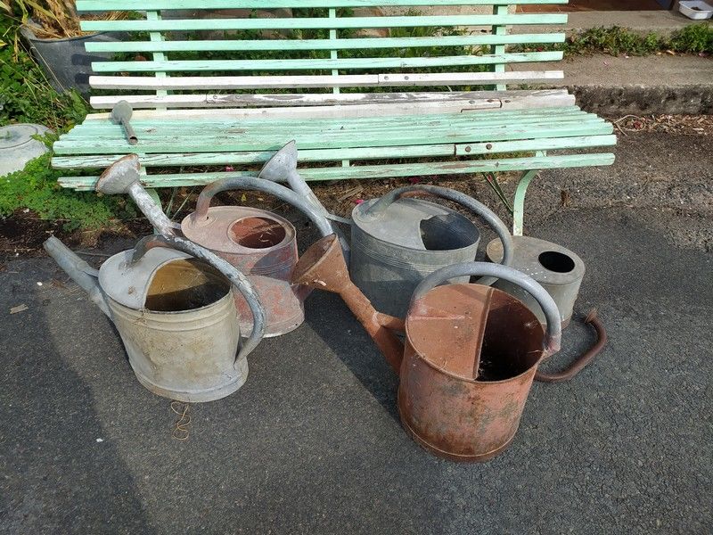 Lot d'Arrosoirs D�co Jardin. 50 Loches (37)