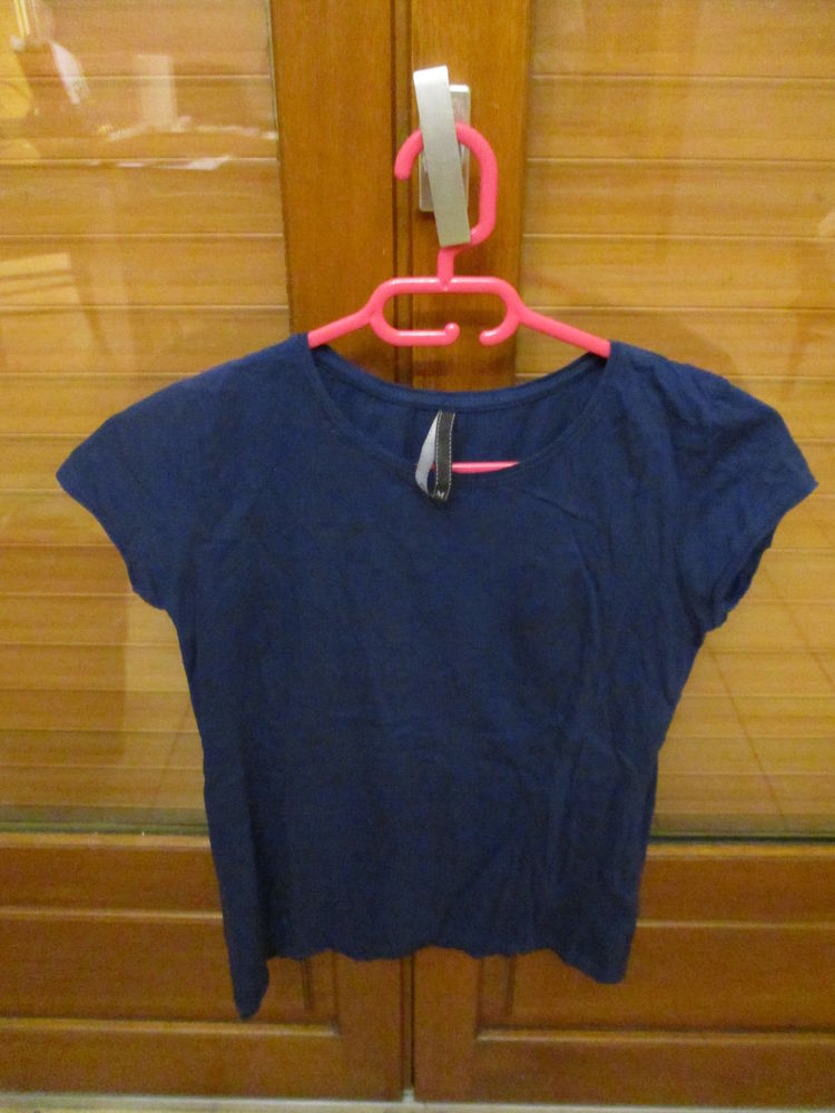 lot de 2 articles . un t-schirt et un d�bardeur NEUF 0 M�rignies (59)