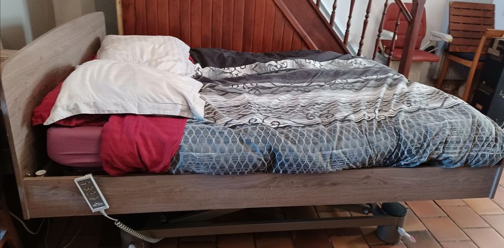 Lit articul� �lectrique 140 cm 1000 Hellemmes Lille (59)