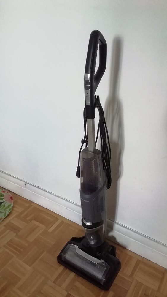 Aspirateur balai 3 en 1 essuie, aspire et s�che 100 Bagnolet (93)
