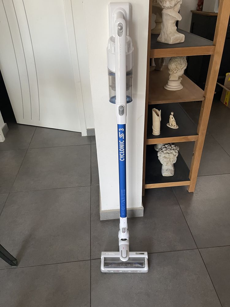 aspirateur balai marque valberg cyclonic S3
30 S�rignan (34)