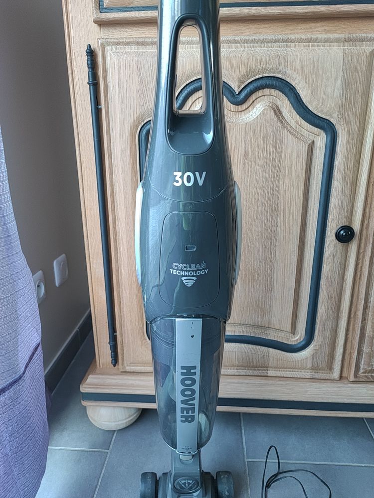 ? Aspirateur balai sans fil - Hoover ? 50 Dommiers (02)