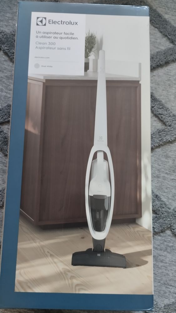 Aspirateur Electrolux clean 300 neuf 60 Grenoble (38)