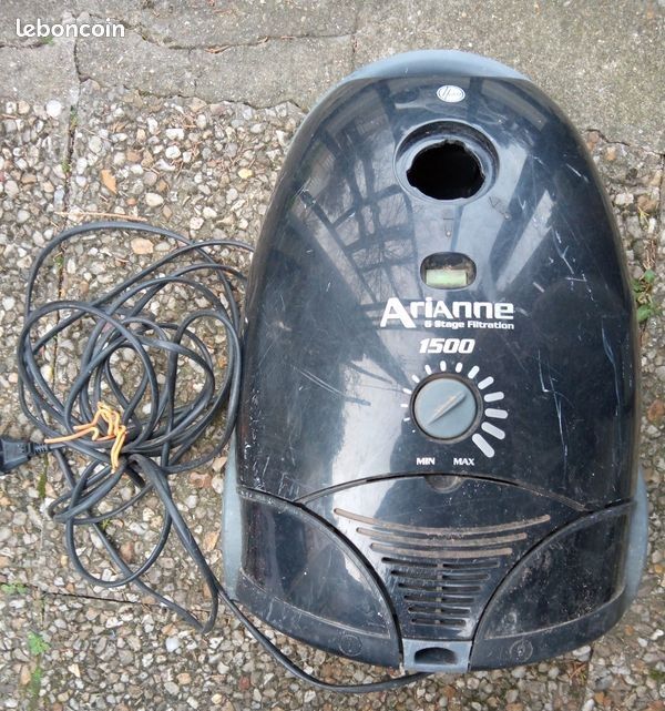 Aspirateur Hoover Arianne 1500 : bloc aspirateur, flexible 15 Beauchamp (95)