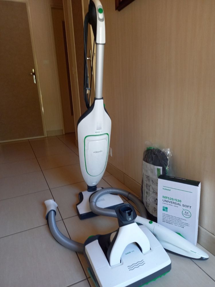 Aspirateur KOBOLD 700 �veux (69)