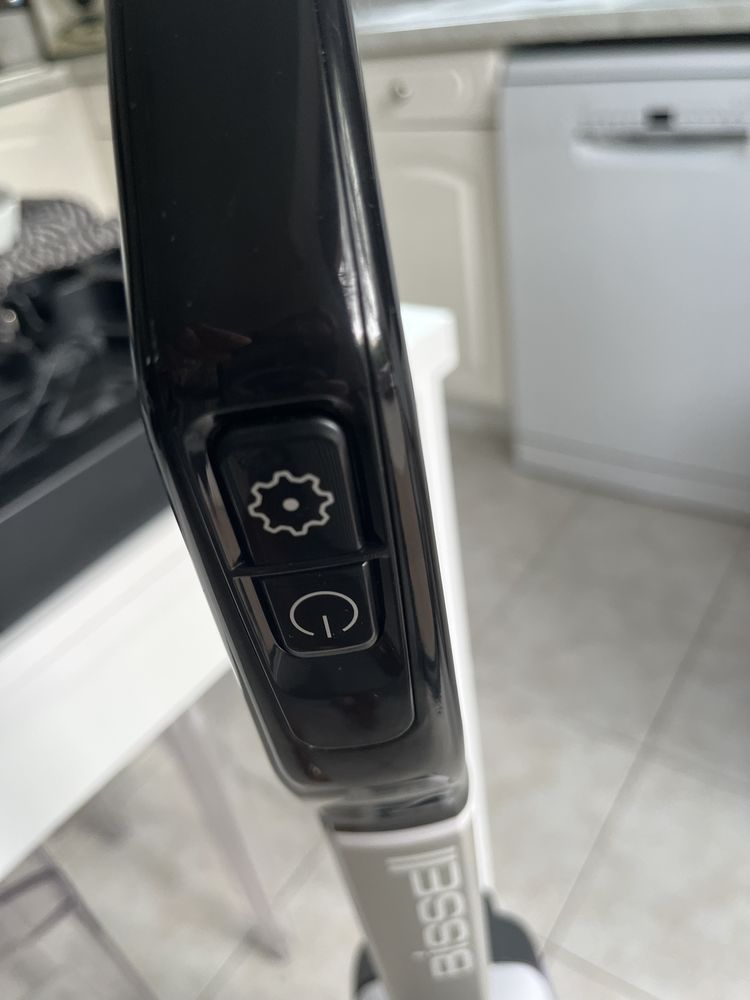 Aspirateur lave et s�che bissel 200 Cannes (06)