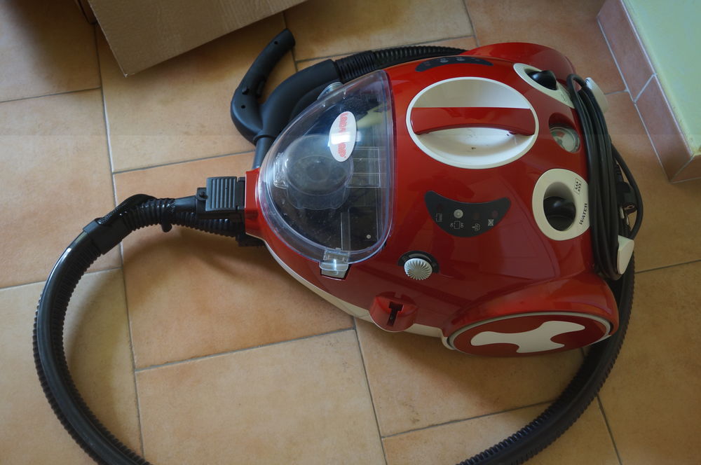 Aspirateur laveur � vapeur:.marque:Lady Vap France. 700 Manduel (30)