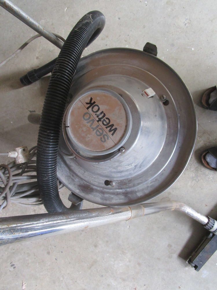  ASPIRATEUR A EAU  marque SERVO WETROK 70 Le Fenouiller (85)