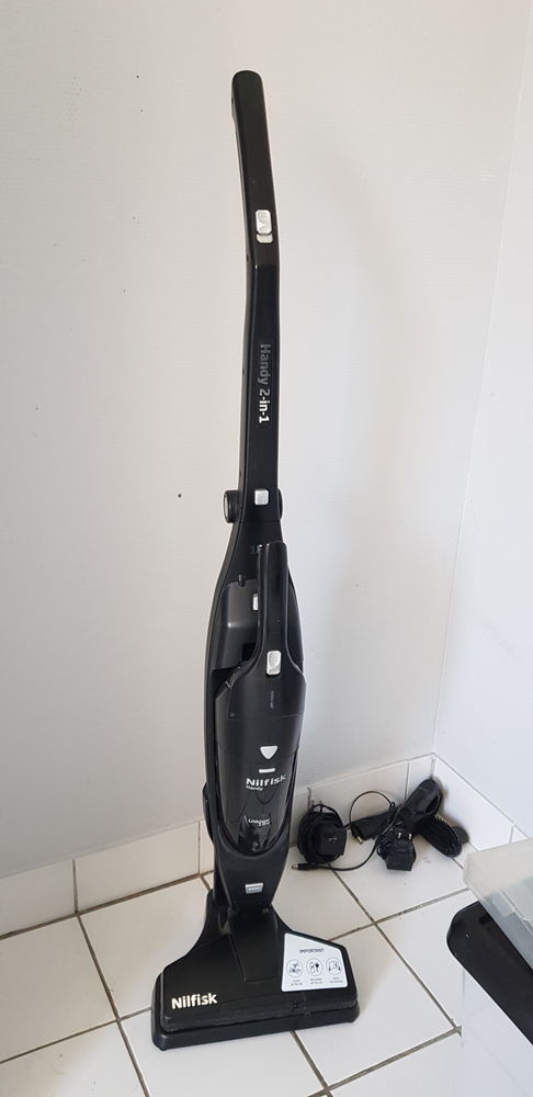 Aspirateur NILFISK sans fil + balais �clairant 50 Varces-Alli�res-et-Risset (38)