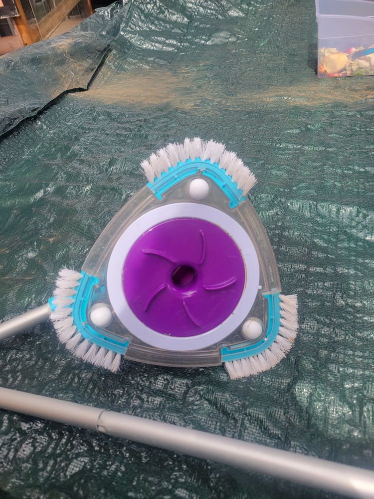 Aspirateur piscine hors sol 30 Manduel (30)
