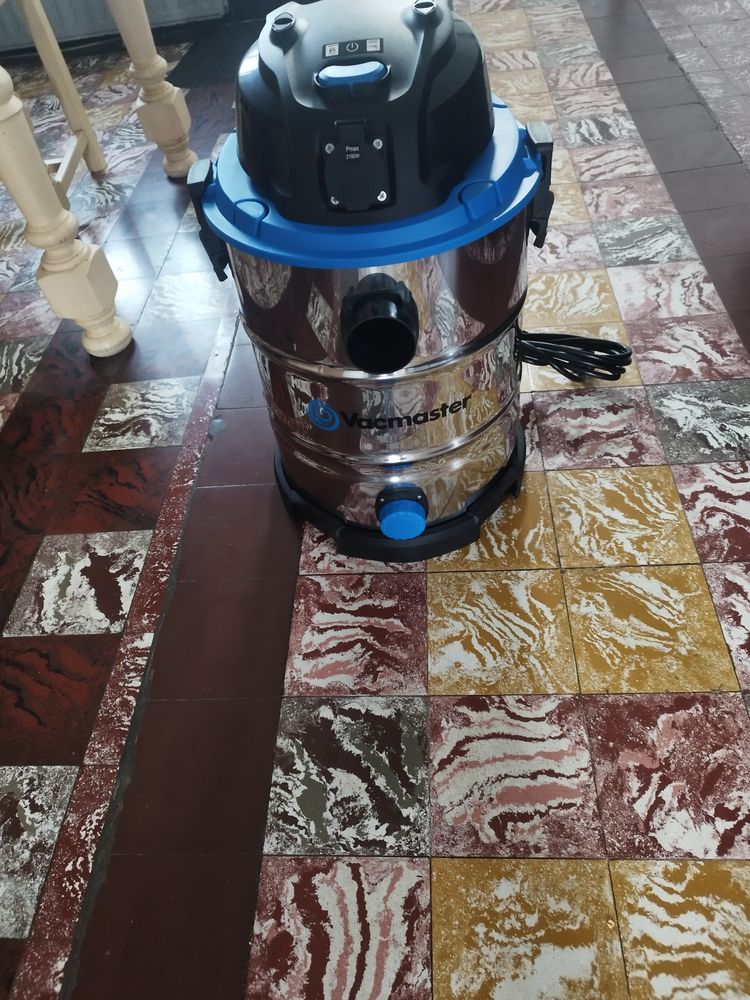 Aspirateur eau et poussi�re 100 �vin-Malmaison (62)