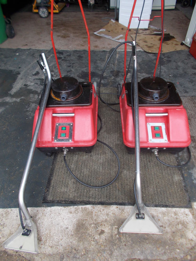 aspirateur et eau de presing sur roulette faire prix 200 Saran (45)