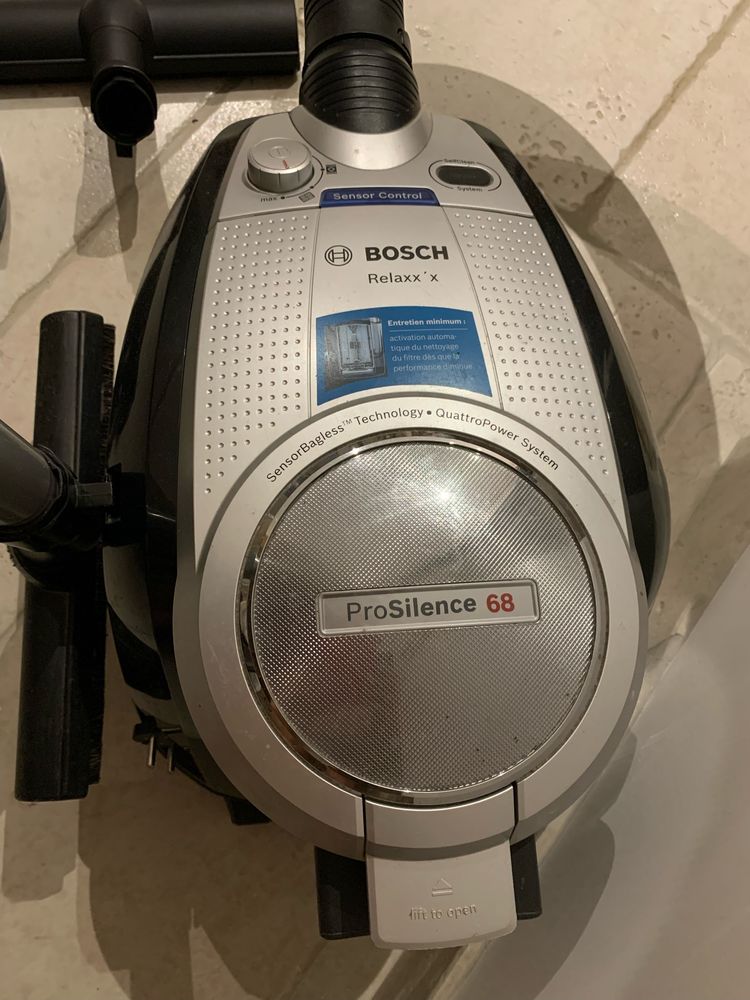 Aspirateur sans sac BOSCH 220 Ploz�vet (29)