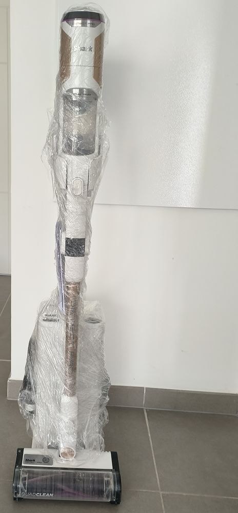 Aspirateur shark 150 La Ciotat (13)