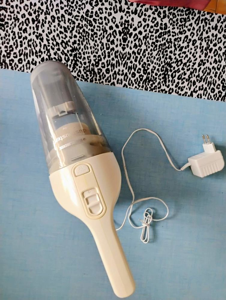 Aspirateur table � main rechargeable 15 Carcassonne (11)