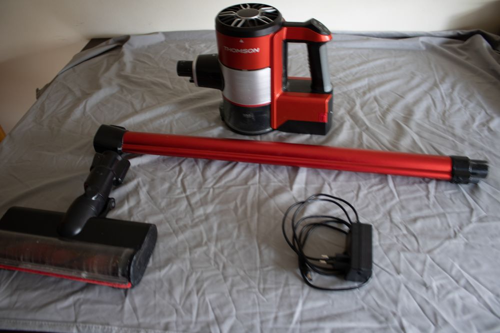 Aspirateur THOMSON sans fil 40 Peipin (04)