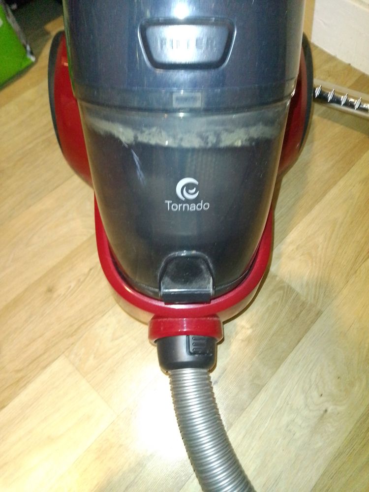 Aspirateur traineau de Marque Tornado 10 Vienne (38)