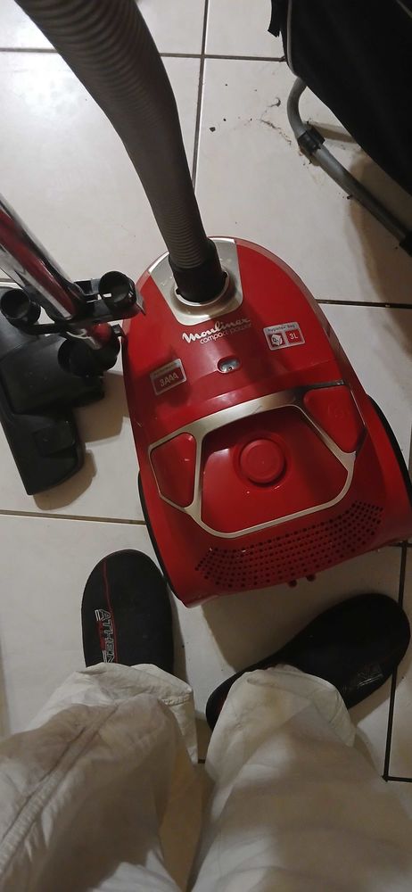 aspirateur traineau Moulinex rouge 30 Salon-de-Provence (13)