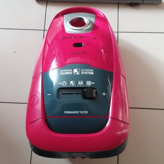 ASPIRATEUR TRAINEAU SILENCE FORCE ROWENTA 120 Saint-Aignan (41)