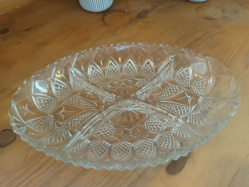 assiette apero ou autre ovale 4 separations 29 x 19 2 Toulon (83)