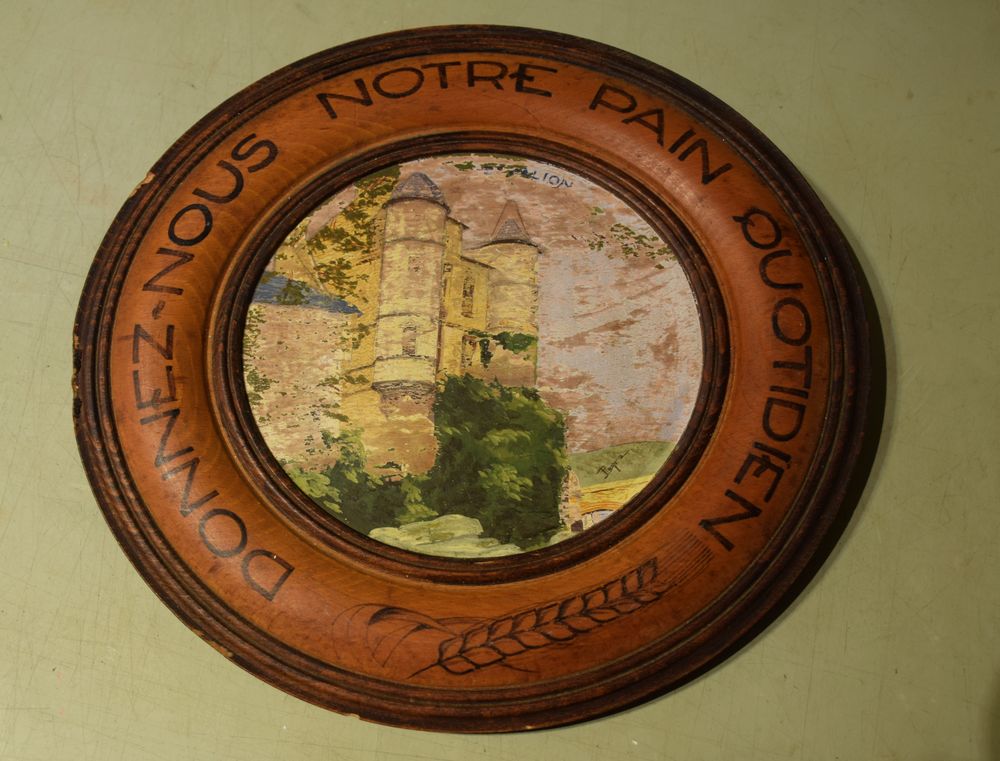 Assiette Bois Ancienne - Palais de Justice Espalion. 10 Roissy-en-Brie (77)