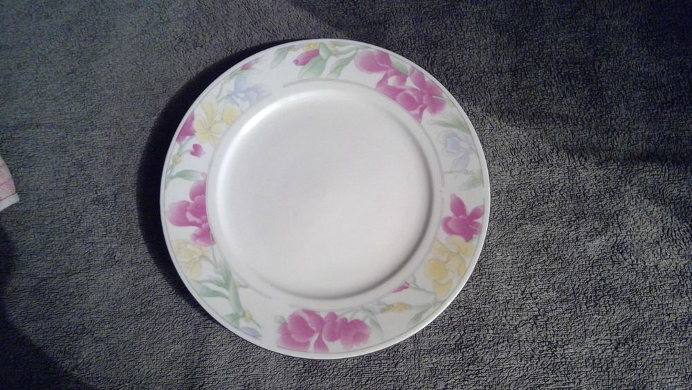 ASSIETTE BORD ARGENT FLEURS DIAMETRE 26 CM ENVIRON 2 Triel-sur-Seine (78)