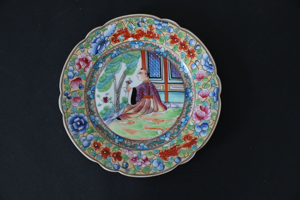 ASSIETTE CHINOISE POLYCHROME  1 PERSONNAGE 40 Saint-�tienne (42)